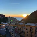 The Sea View 4*