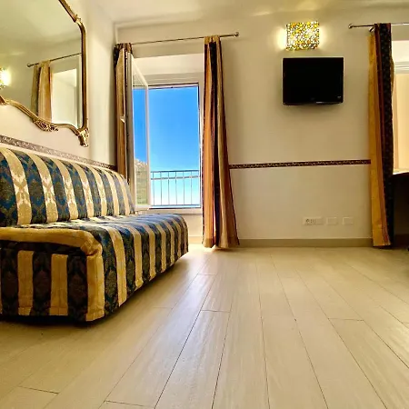 The Sea View מנרולה