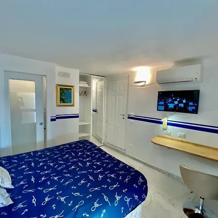 The Sea View 4* מנרולה