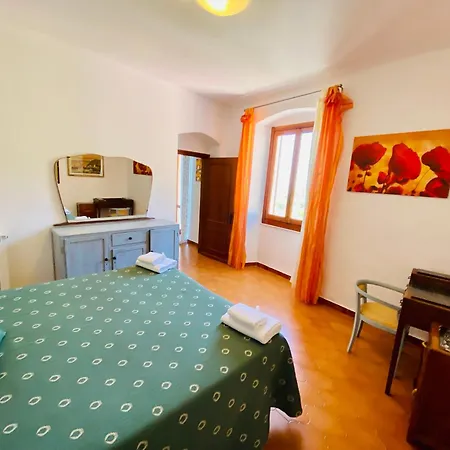 The Sea View בית הארחה 4*