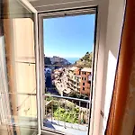 The Sea View 4*