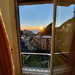 The Sea View 4* 마나롤라