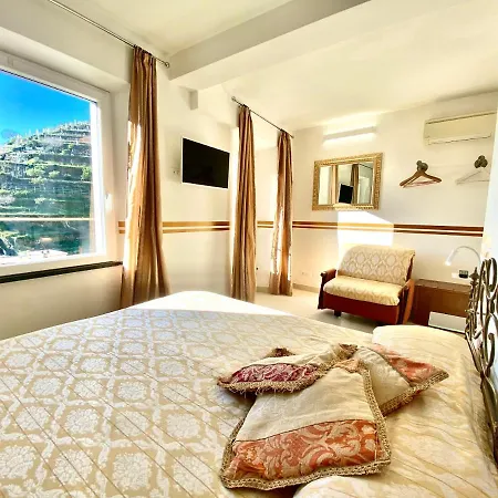 The Sea View Guest house Manarola