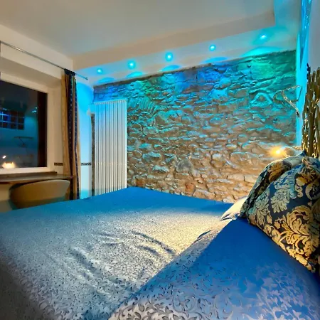 The Main Plaza Guest house *
