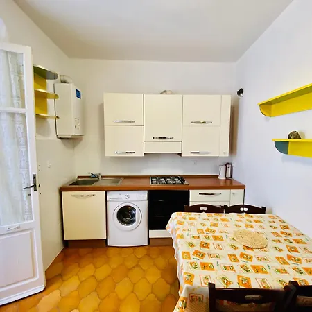 The Main Plaza Guest house Manarola